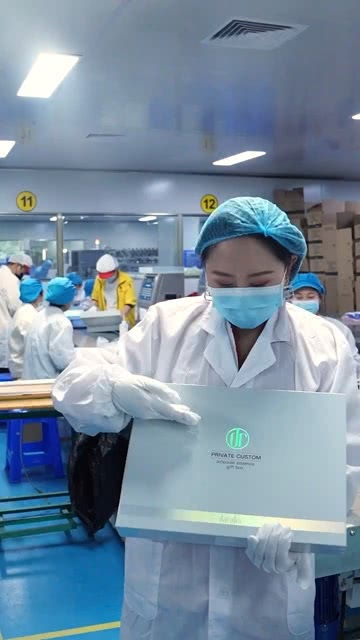 你還在零售端買(mǎi)化妝品嗎 我們是專(zhuān)業(yè)的化妝品生產(chǎn)廠家,一件也是工廠價(jià)